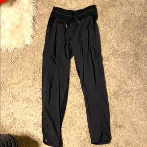 Lululemon Dance Studio Crop